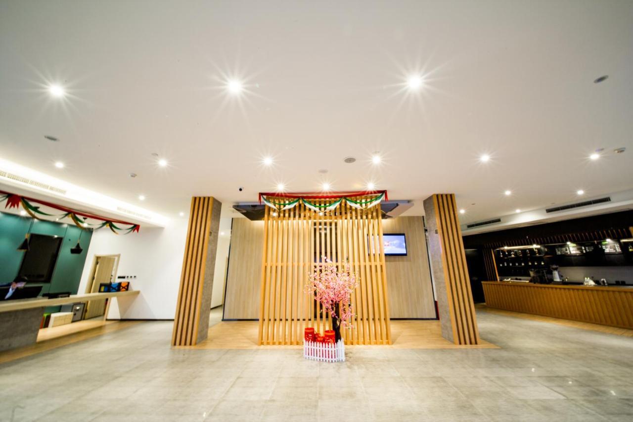 Ibis Chengdu Meizhou Center Kültér fotó